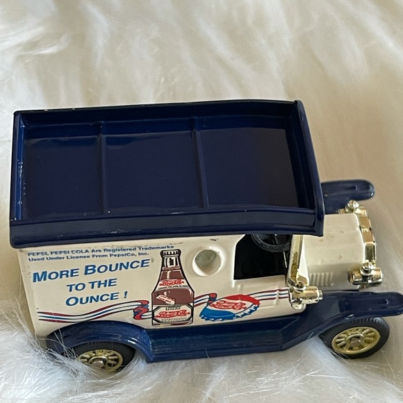 PEPSI COLA METAL TRUCK - Picture 5 of 8